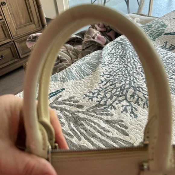 Authentic Louis Vuitton Ivory Epi Alma Textured Leather Bag - Picture 9 of 15